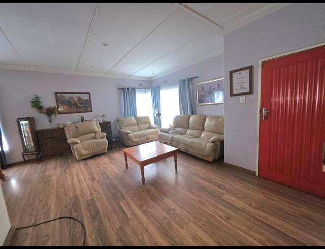 3 BEDROOM HOUSE FOR SALE IN ELSPARK